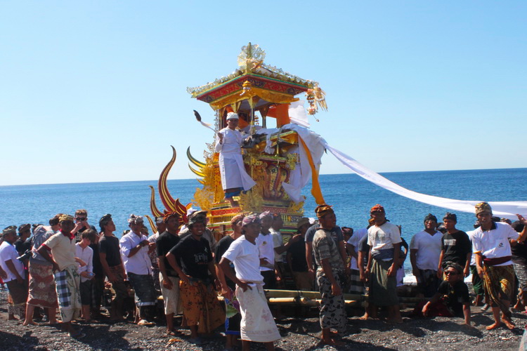 images tradition culture beach cremation ceremony