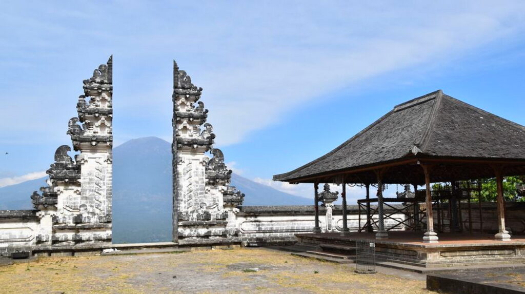 Touren & Ausflüge zu Sehenswürdigkeiten - Lempuyang Temple East Bali